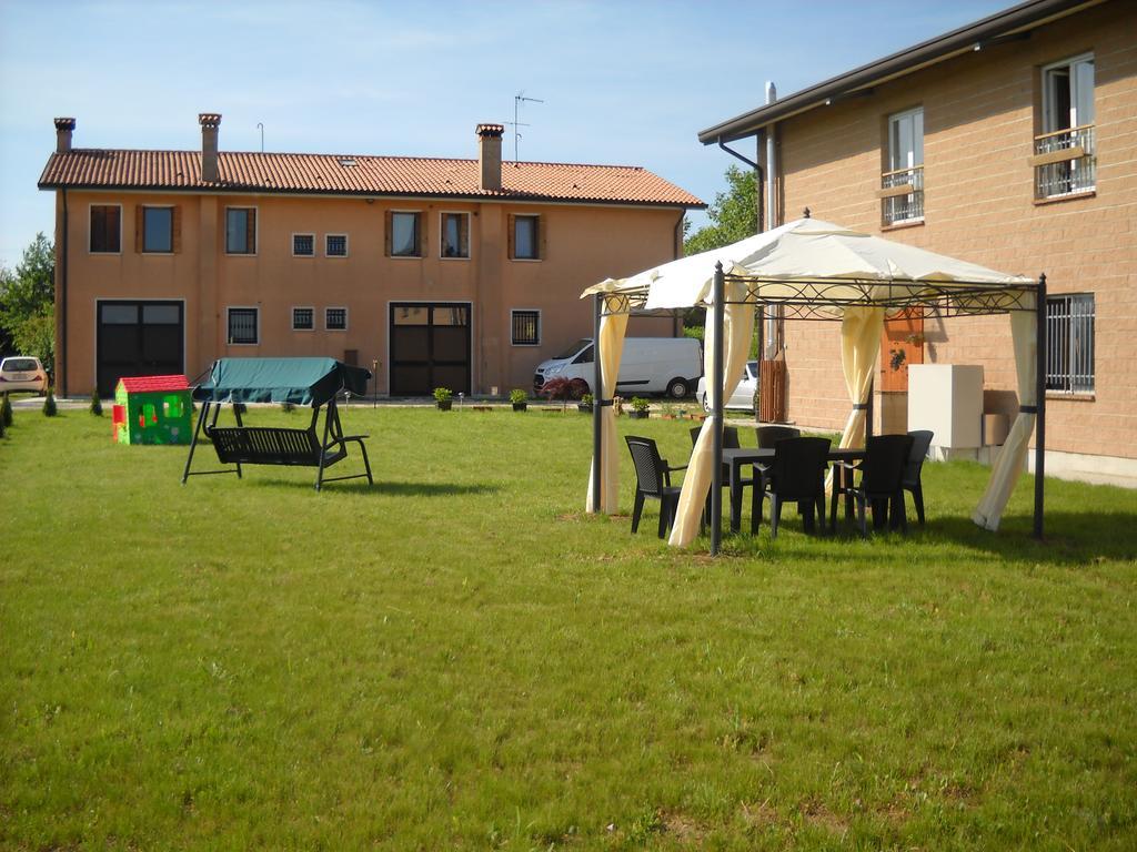 Agriturismo Campi Di Grano Ронкаде Екстериор снимка