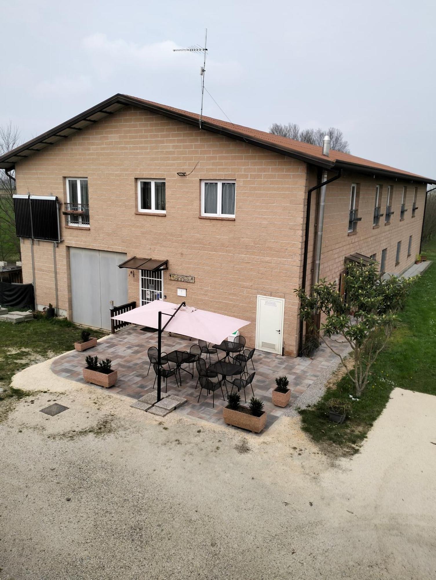 Agriturismo Campi Di Grano Ронкаде Екстериор снимка