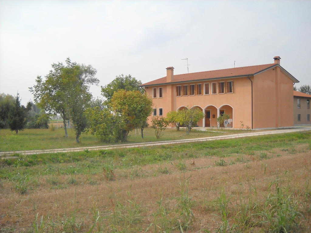 Agriturismo Campi Di Grano Ронкаде Екстериор снимка