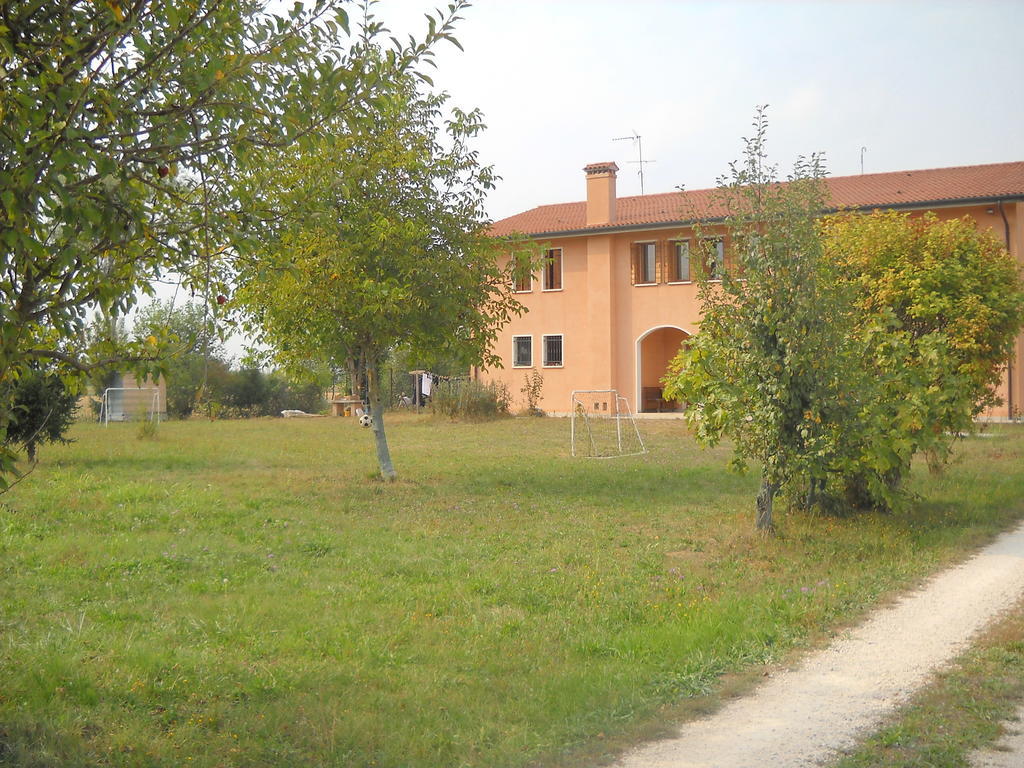 Agriturismo Campi Di Grano Ронкаде Екстериор снимка